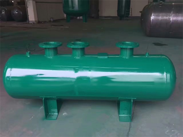 龙游龙游龙游蒸汽分气缸1.jpeg